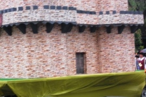 Mayo, 1. Salida al desfile-concurso de carrozas (Fiestas de Móstoles)