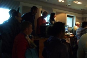 Mayo, 3. Visita del primer grupo del Taller de Radio al programa Hoy en Madrid, de Onda Madrid