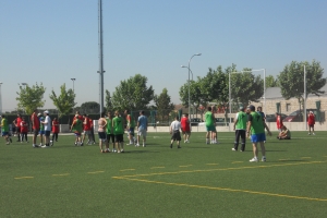 Mayo, 25. Partido futbol: Avd. Burgos vs. Villanueva